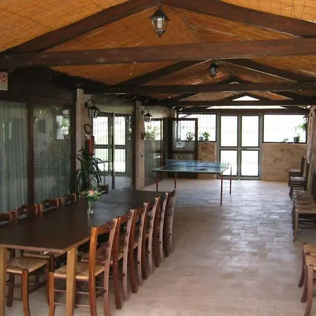 Trulli Panoramici Alojamento de Acomodação e Pequeno-almoço 2*