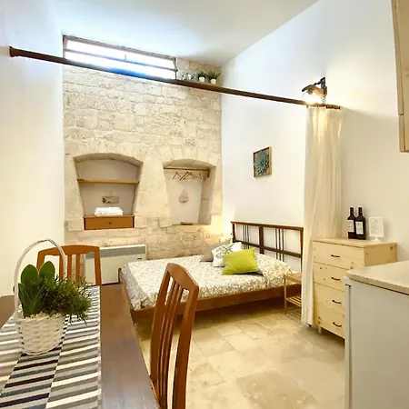 Trulli Panoramici Bed & Breakfast 2*